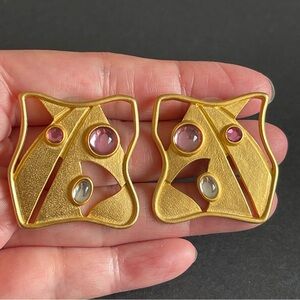 Vintage JJ 1988 matte gold purple cabochon stone Geometric Earrings.